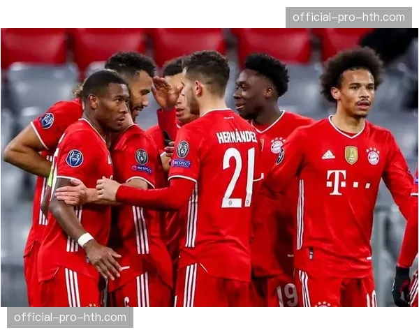 拜仁依赖高位逼抢战术，一旦压迫被破解后中后场容易暴露空间